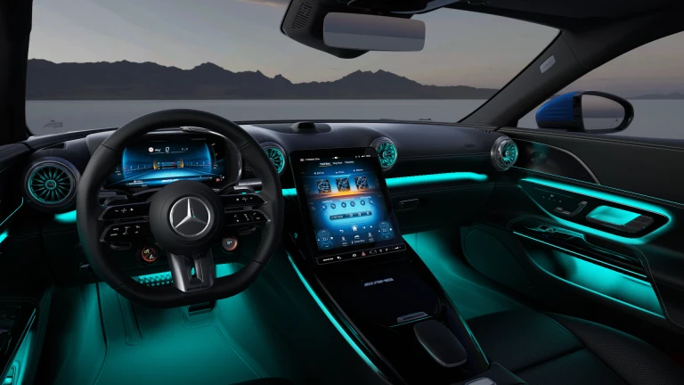 GT63 Spectral blue in Dubaï - previous